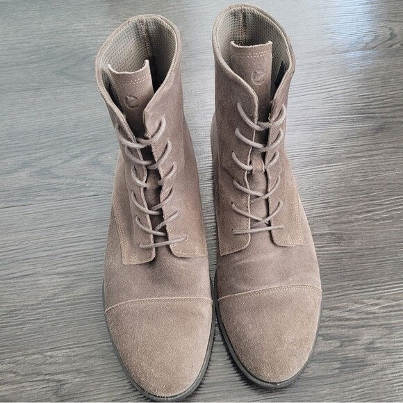 Ecco Taupe Suede Lace-Up Cap Toe Boots Men's 8 - Picture 2 of 6